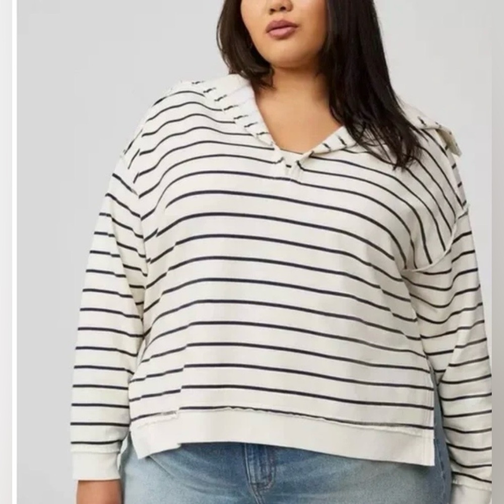 NWT Fleece V-Neck Sweatshirt. Size 00. - Picture 8 of 12